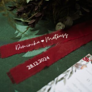 Wstążka do bukietu bordo z białym lub złotym napisem