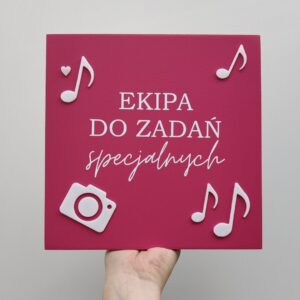 Tabliczka EKIPA DO ZADAŃ SPECJALNYCH z tłem, różne kolory.